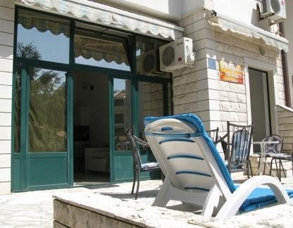 Appartamenti Katic, Monolocale con 3 posti letto, alloggi privati a Petrovac, Montenegro - 3_Studio 1
